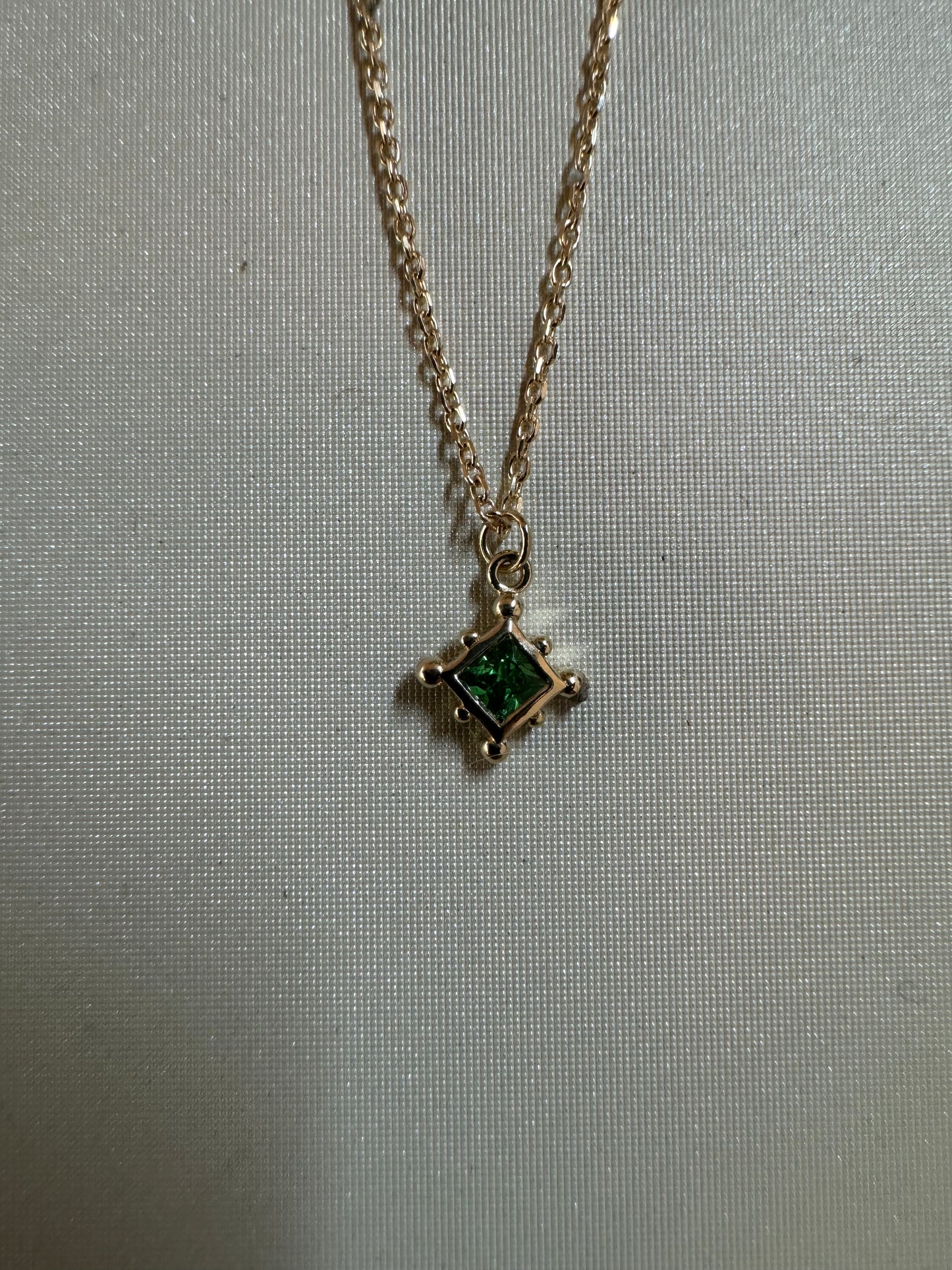 Tsavorite Garnet Node Pendant w/ Wheat Chain