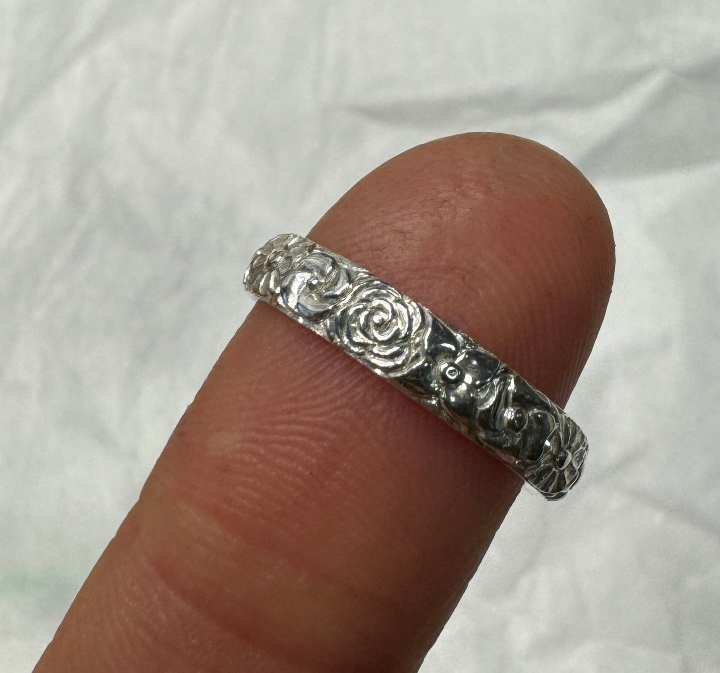 Sterling Silver Secret Garden Band - size 7