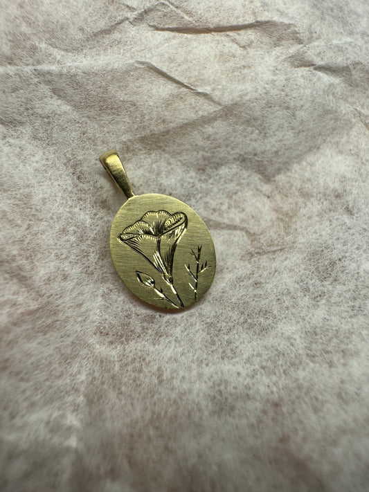 Yellow Gold Engraved Poppy Pendant